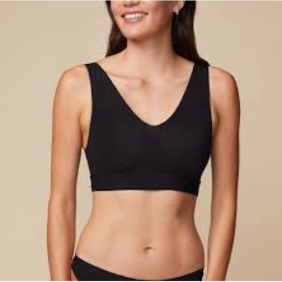 Seamless Black Bralette - Picture 1 of 4